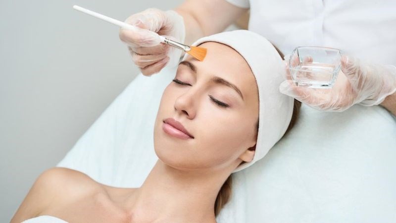 Peel da có làm mỏng da không? Sự thật bạn cần biết 3 peel-da-co-lam-da-mong-khong