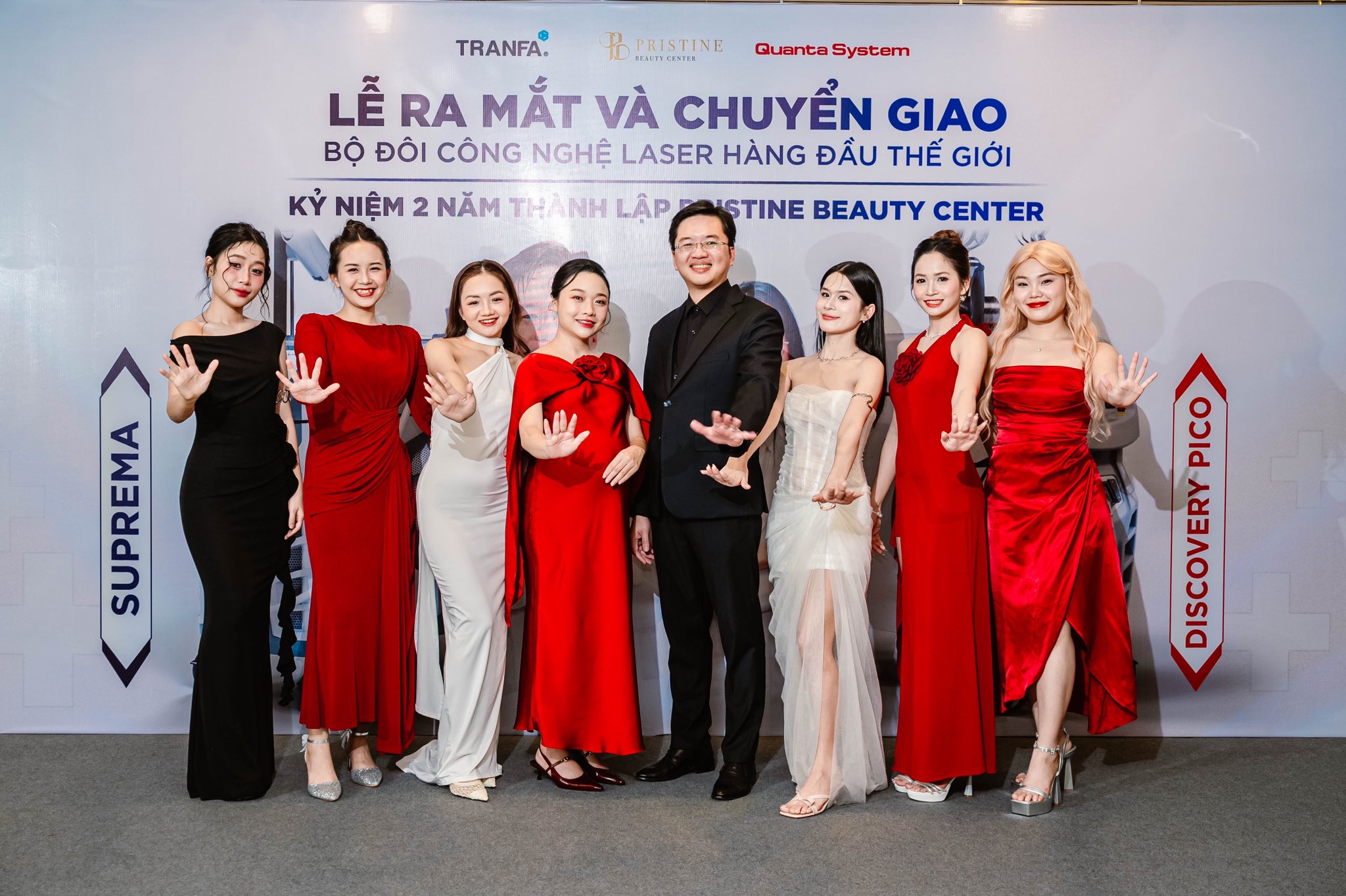 ky-niem-2-nam-thanh-lap-pristine-beauty-center